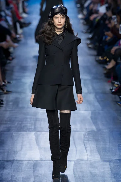 Look 50